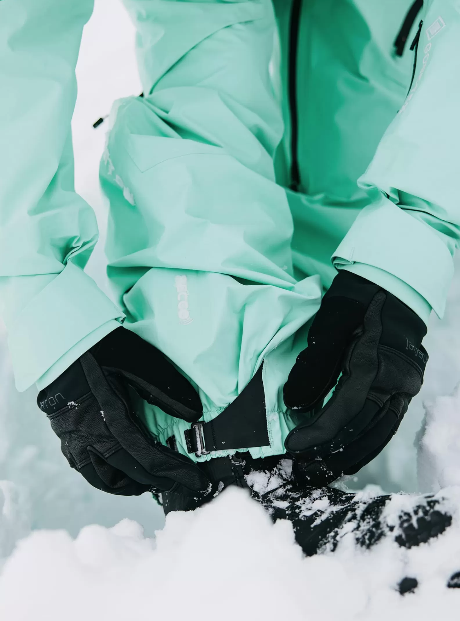 Burton Men's [ak] Acamar GORE-TEX PRO 3L Bib Pants< Snow Pants & Bibs
