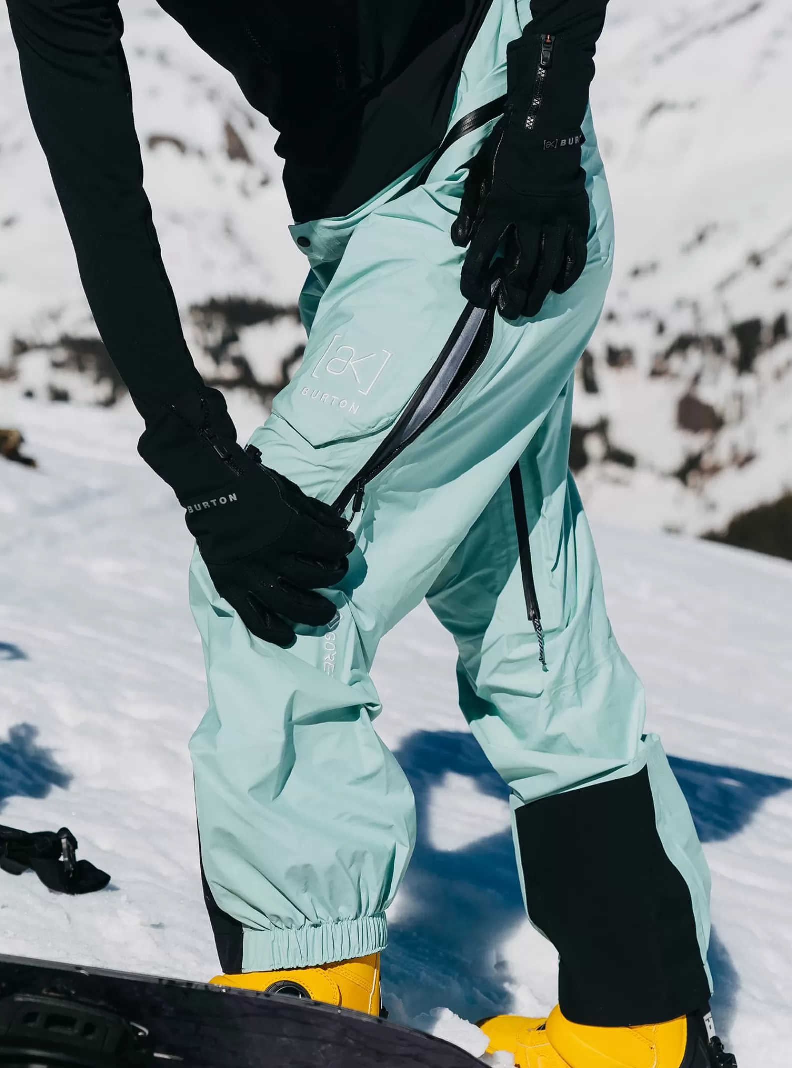 Burton Women's [ak] Kalausi GORE-TEX C-KNIT 3L Bib Pants<Women Snow Pants & Bibs