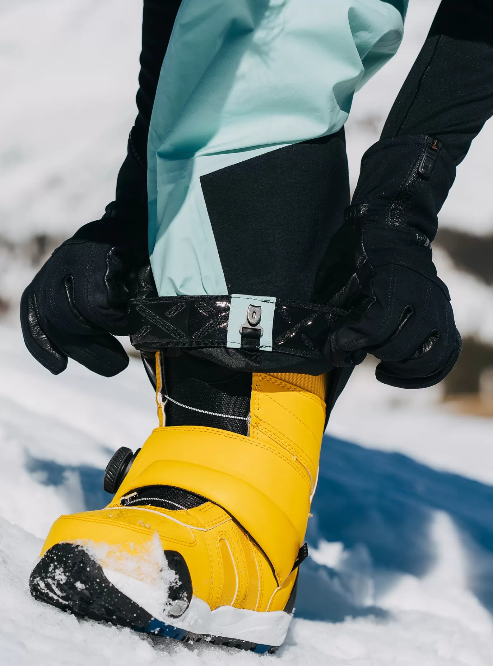 Burton Women's [ak] Kalausi GORE-TEX C-KNIT 3L Bib Pants<Women Snow Pants & Bibs